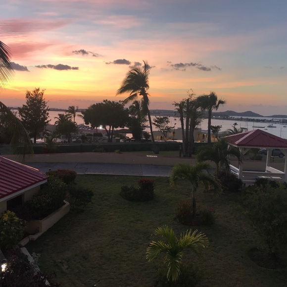 Meet your Posher, Raquel - Picture 2 of 3